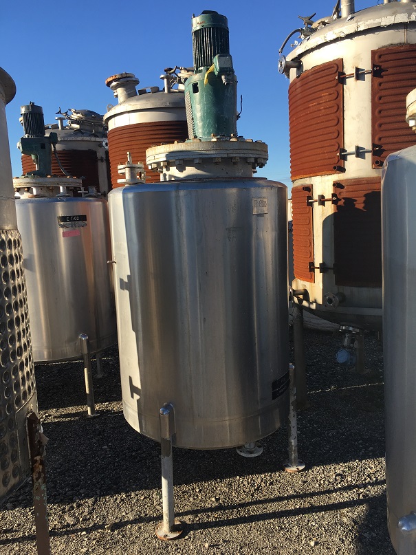 Used SanITanks approximately 330 gallon vertical stainless steel mix