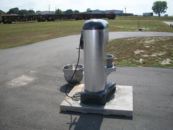 Used approximatlely 60 quart Hobart Mixer model H-600