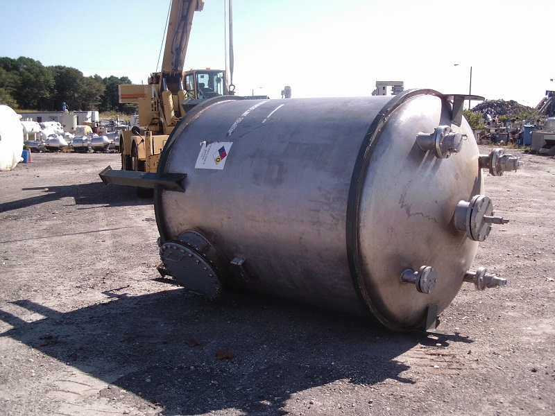 Used Southern Boiler & Tank Works approx 1500 gallon vertical S/S Tank