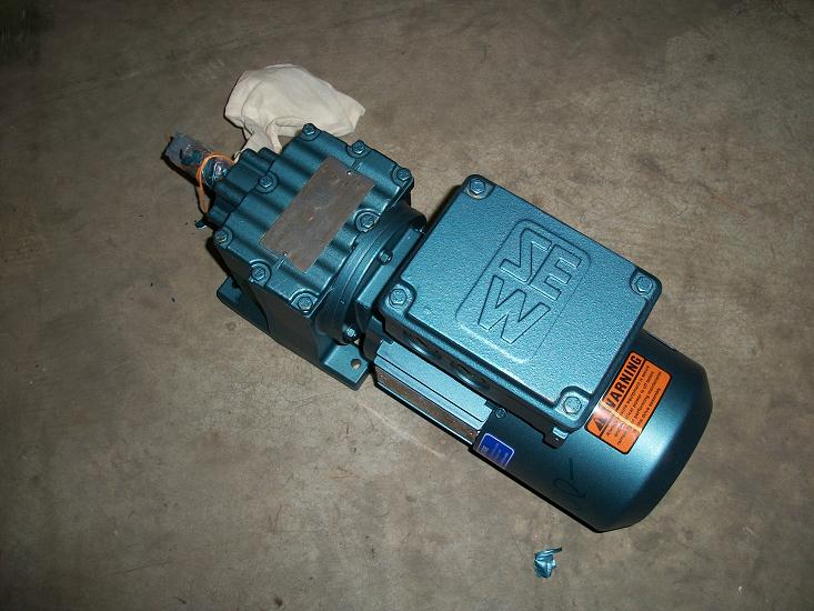 Unused SEW Euro-Drive Type R27DT71D4BM605HR