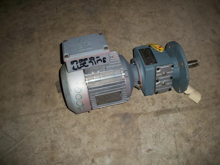 Unused SEW Euro-Drive Type RF37DT90L2 gear reducer