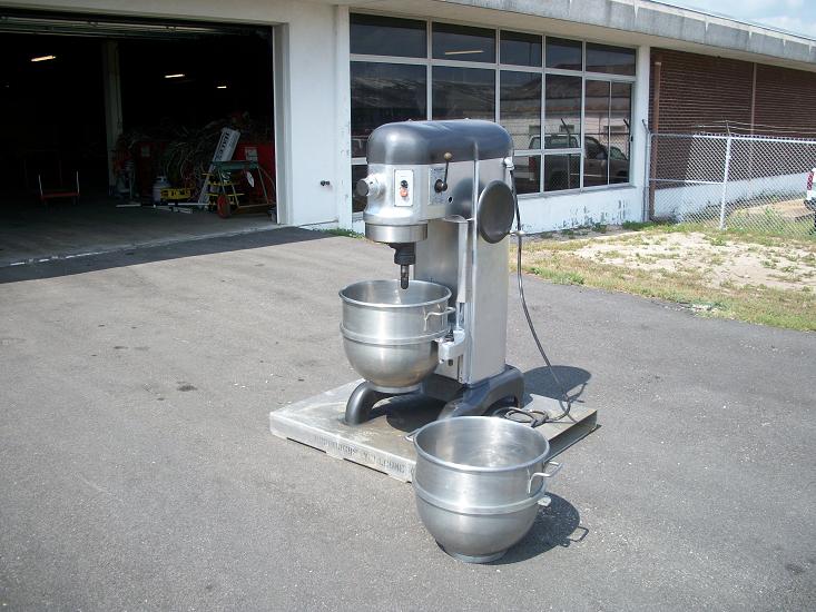 Used approximatlely 60 quart Hobart Mixer model H-600