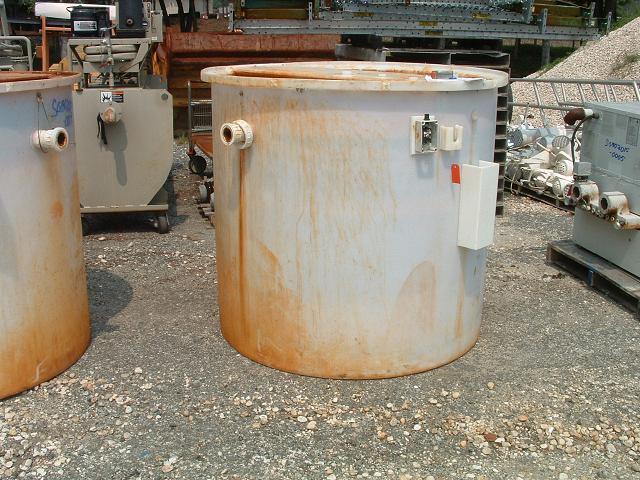 Used approximately 400 gallon vertical Polypropylene tank