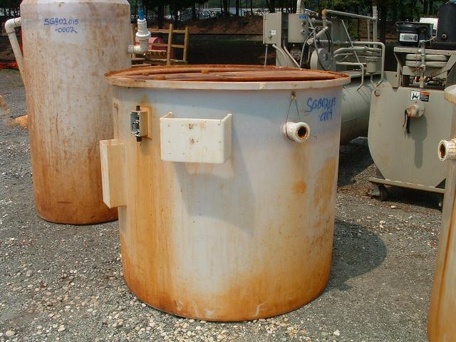 Used approximately 400 gallon vertical Polypropylene tank