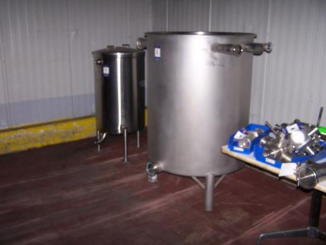 Used approximately 200 gallon vertical 316 stainless steel holding tank