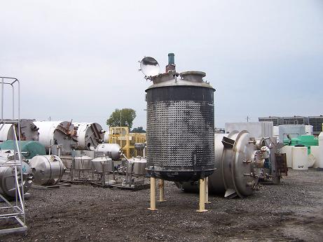 Used Mueller 1200 gallon 304 stainless steel jacketed vertical reactor