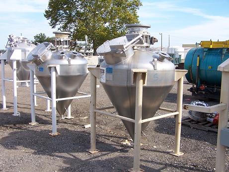 Used Whirl Air Flow 14 cu. Ft. 304 stainless steel cone bottom tank/hopper
