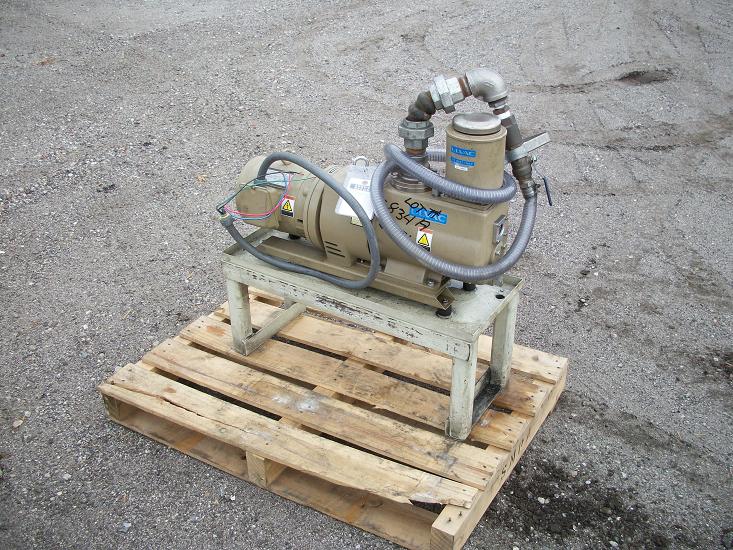 Used ULVAC D-950DK Oil Rotary type vacuum pump
