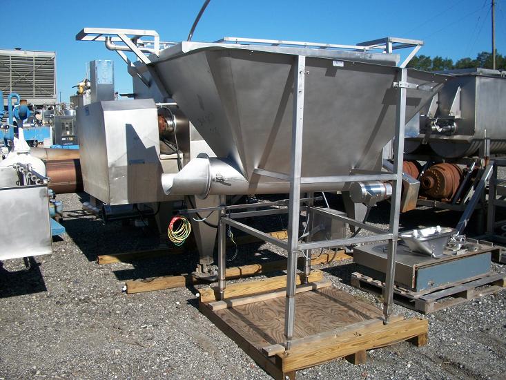 Used RMF approximately 24 cu. Ft. model CT-600 304 S/S screw feed hopper
